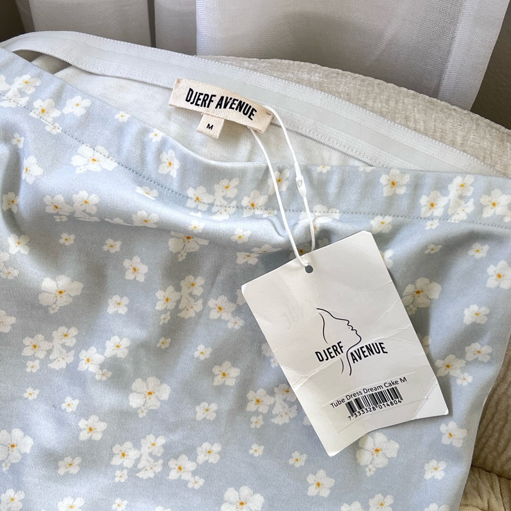 NWT Dress Dream Cake Blue Floral Tube Strapless Mini Size M Djerf Avenue